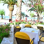 Three Stars Luxury Villas